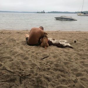 Meet your Posher, Troy